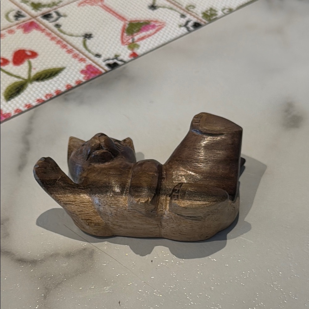 Handcrafted Brown Cat Figurine - Picture 5 of 6